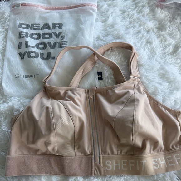 SHEFIT Other - SHEFIT ULTIMATE Sandstorm™ Sports Bra Size 4Luxe Support Comfort +Washbag